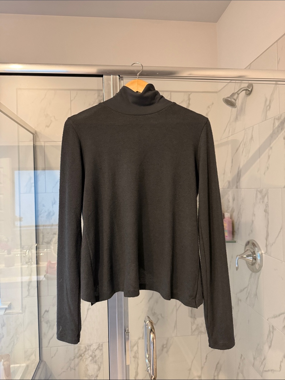 Alo Yoga Turtleneck in Gray